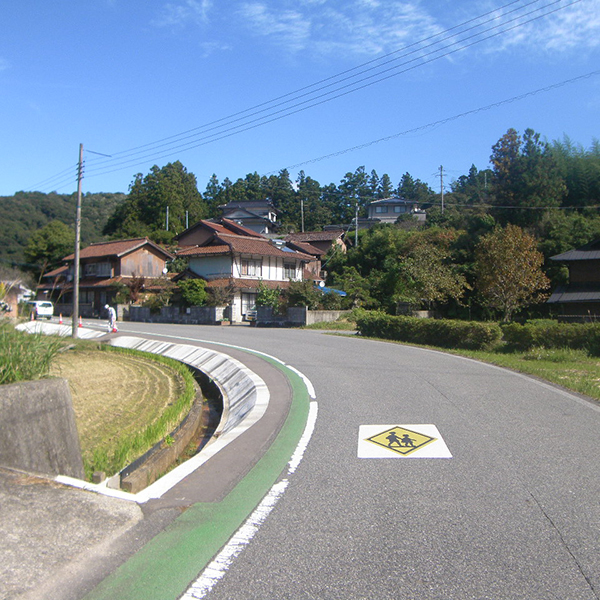 防護柵（ガードパイプ）の施工事例